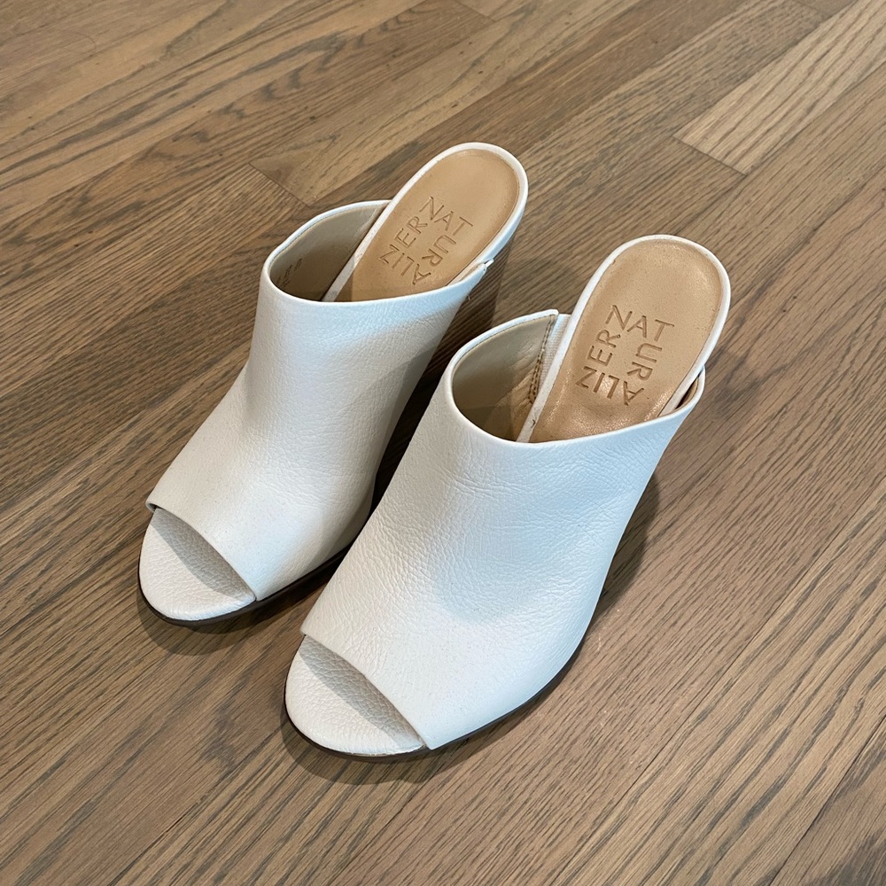 Naturalizer wedged sandal